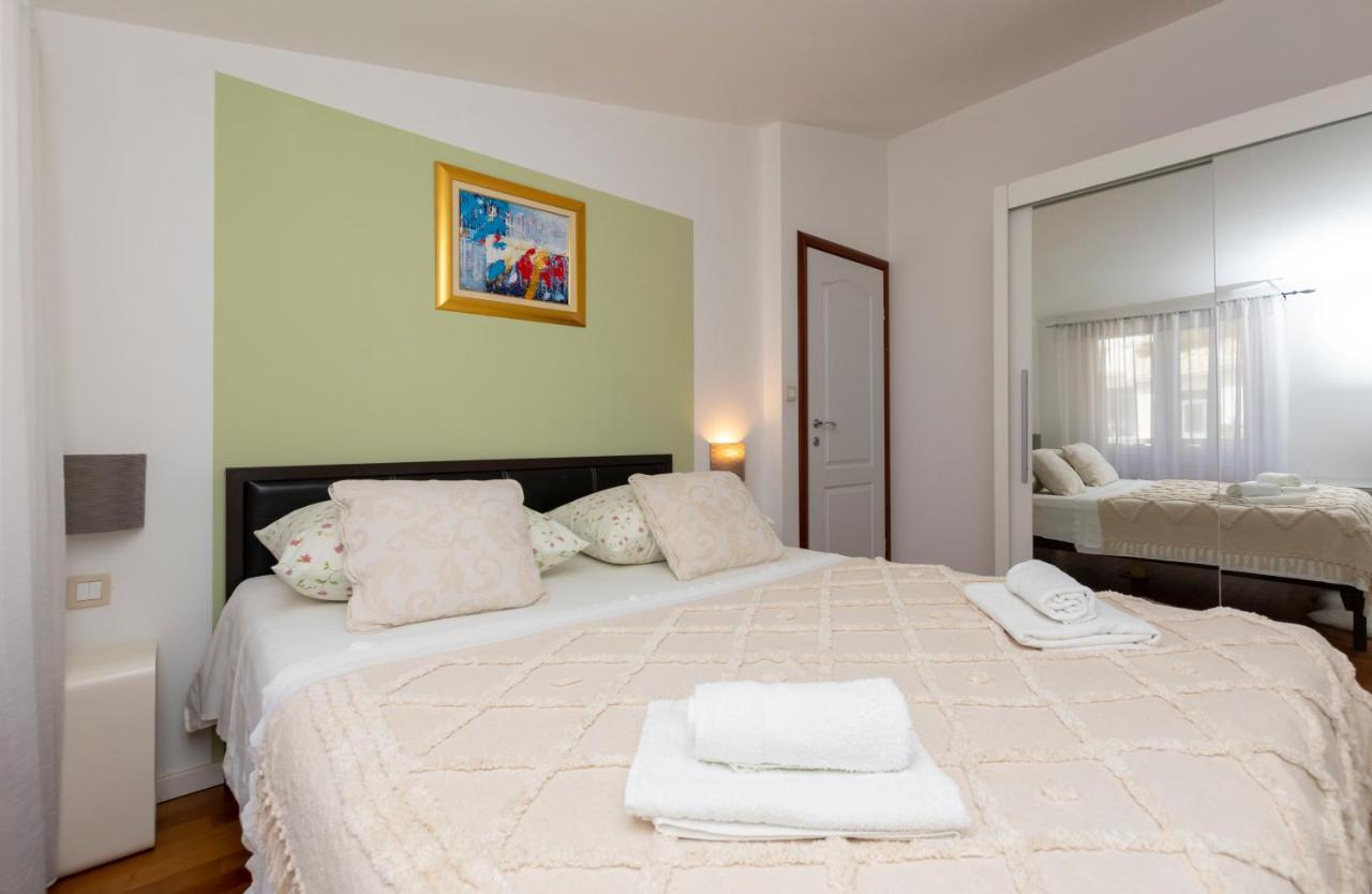 Apartments Villa White House Omiš Exterior foto