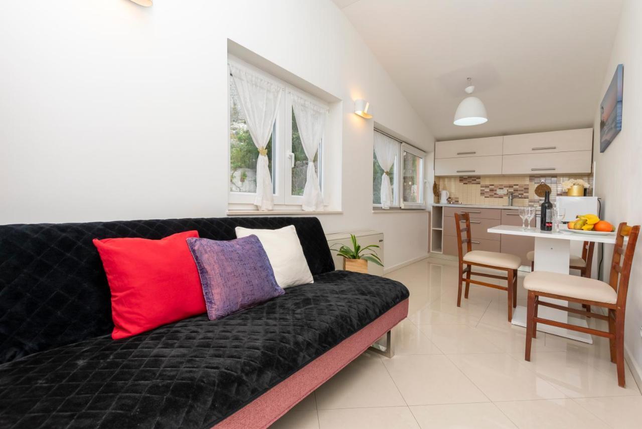 Apartments Villa White House Omiš Exterior foto