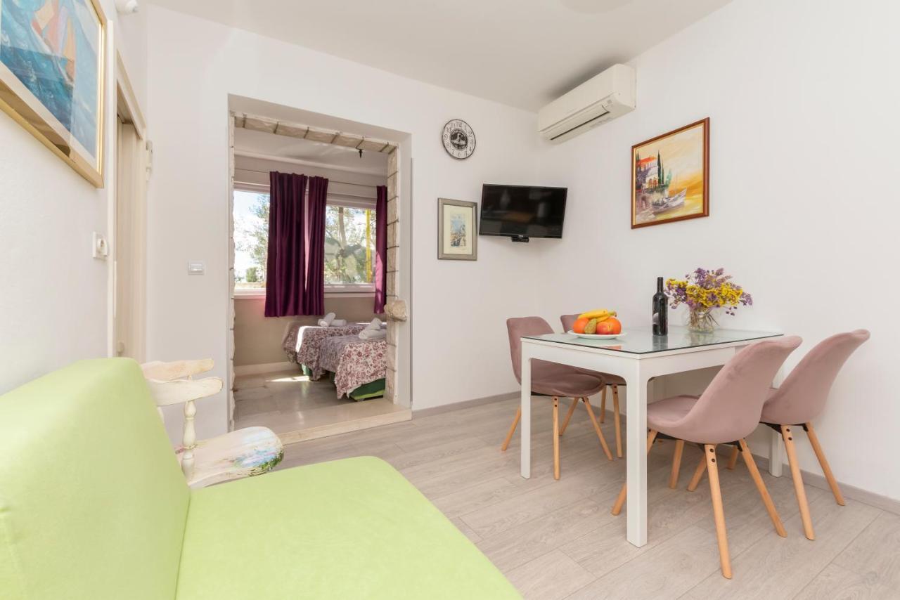 Apartments Villa White House Omiš Exterior foto