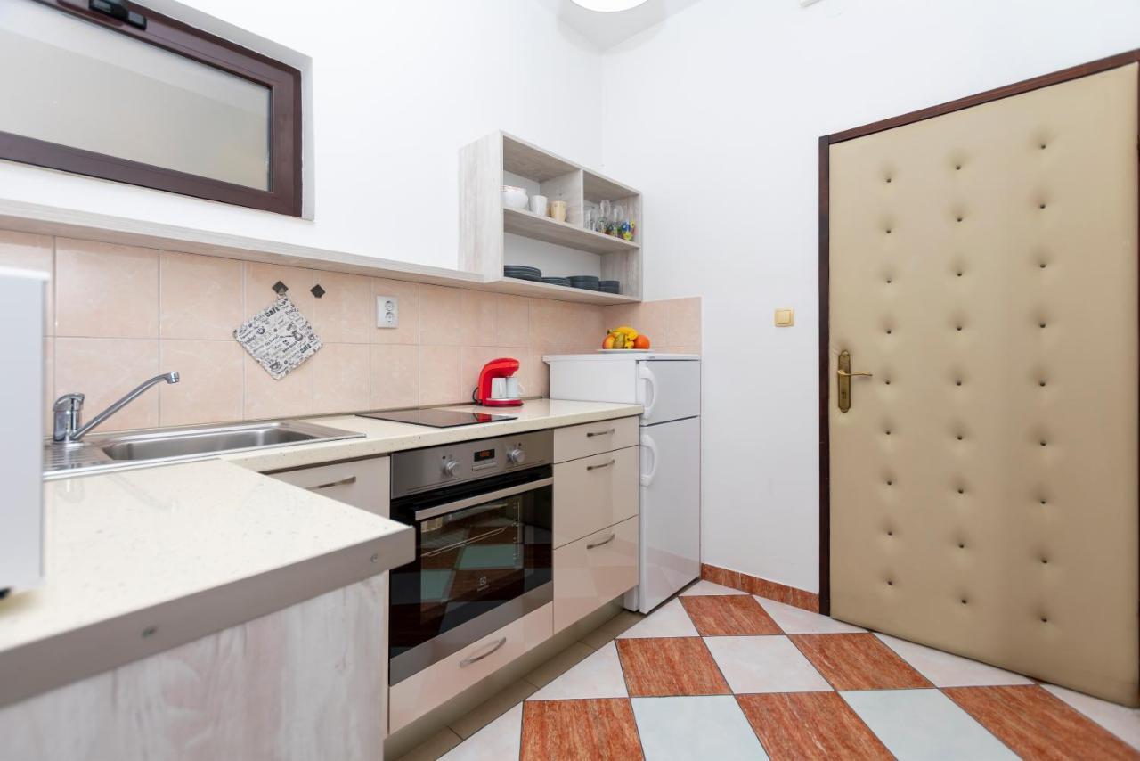 Apartments Villa White House Omiš Exterior foto