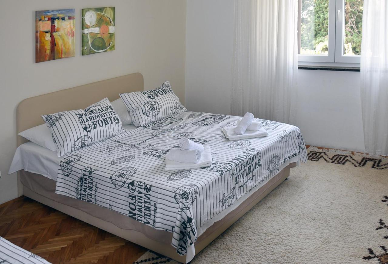 Apartments Villa White House Omiš Exterior foto